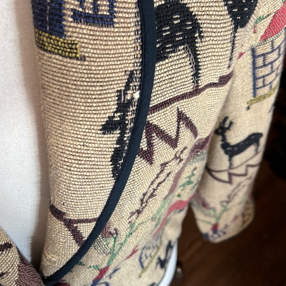 New Identity Women’s Tapestry Jacket. - Picture 7 of 11